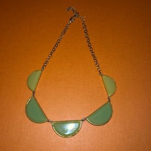 Scalloped statement piece necklace